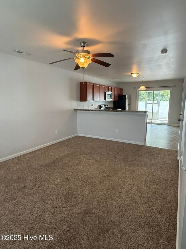 Building Photo - 8008 Banister Loop