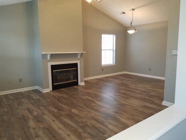 Foto del edificio - 532 Pleasant Pointe Ct