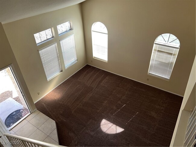 Building Photo - 19 Fantasia Ln