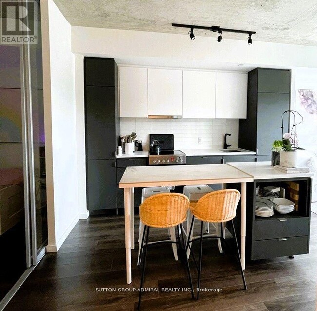 Building Photo - 7 Smith Crescent