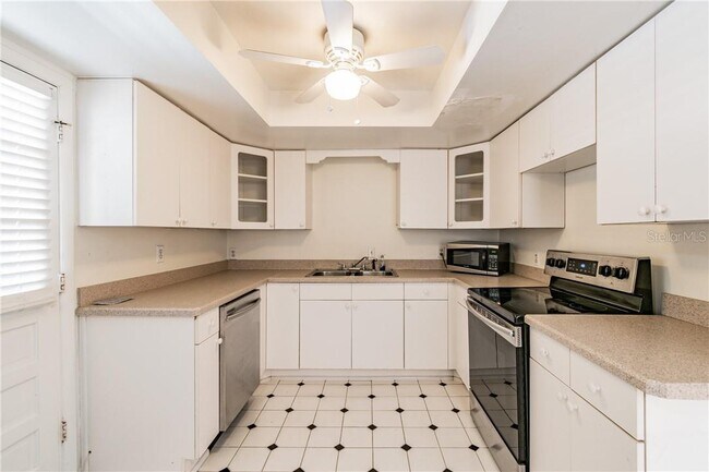 Foto del edificio - 137 Lago Vista Blvd