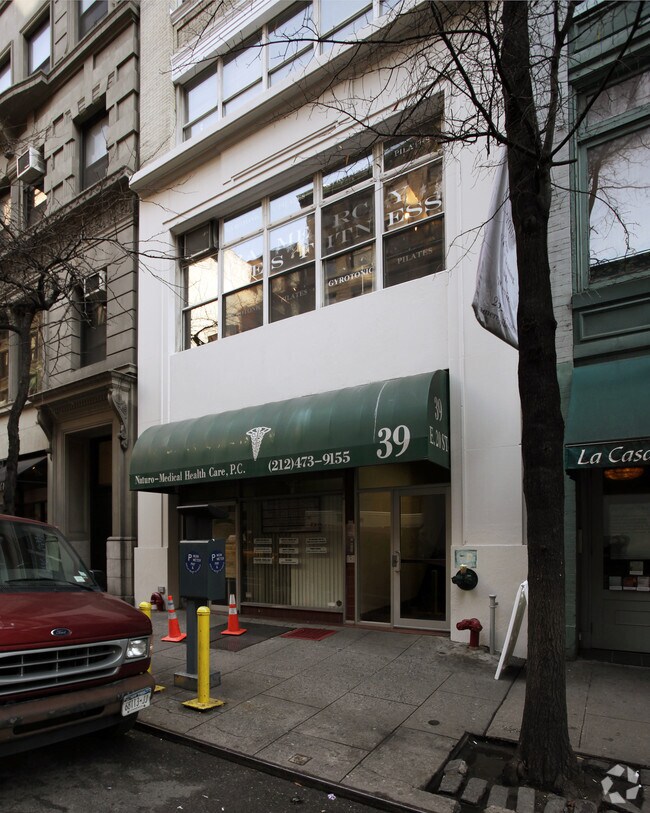Building Photo - 39 E 20th St