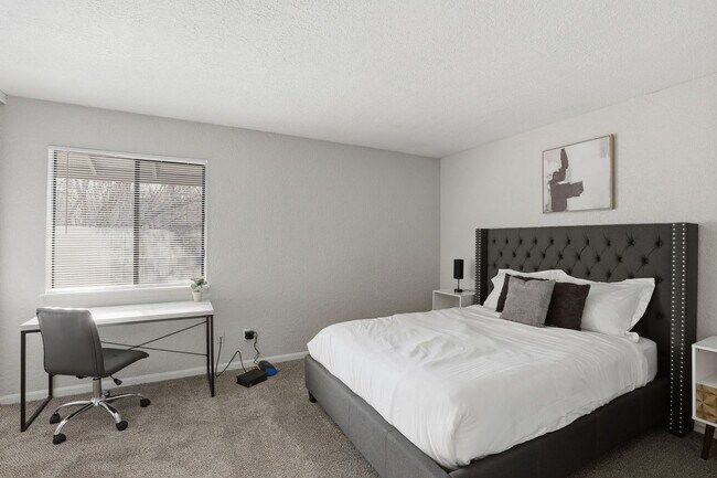 Foto del edificio - 8326 Hillcrest Rd