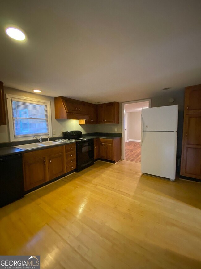 Foto del edificio - 1800 Timothy Rd