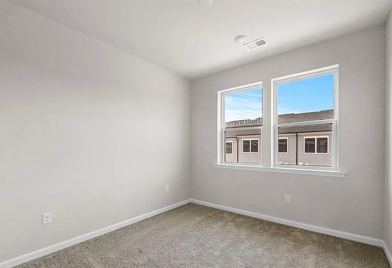 Building Photo - 206 Lyla Ln