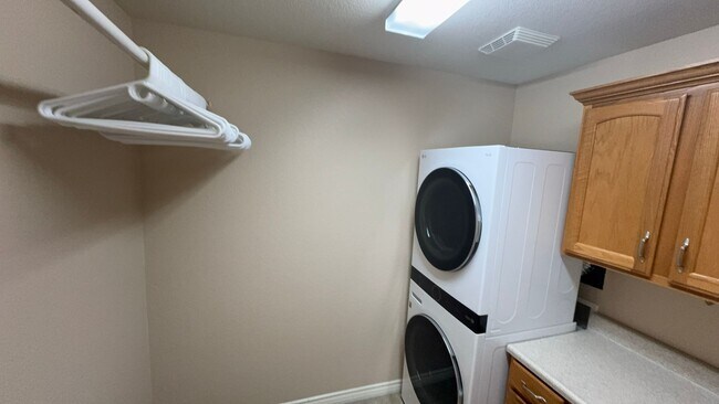 Foto del edificio - 55+ Community in Sunland Springs Village
