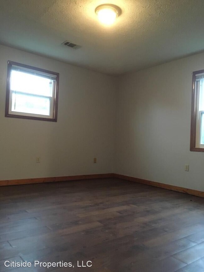 Building Photo - 252 Weeping Willow Dr