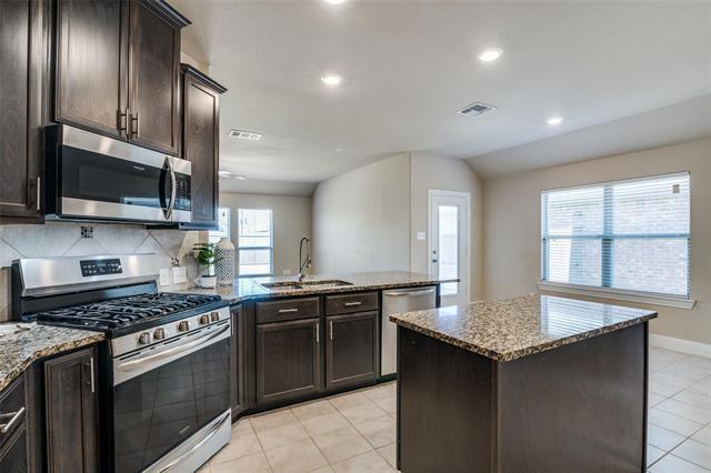Foto del edificio - 16308 Harwood Dr