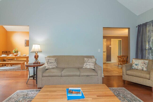 Building Photo - 4235 King Arthur Pl