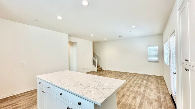 Foto del edificio - Beautiful Newer Construction Two-Story Home in Bonsall, Minutes to Everything!