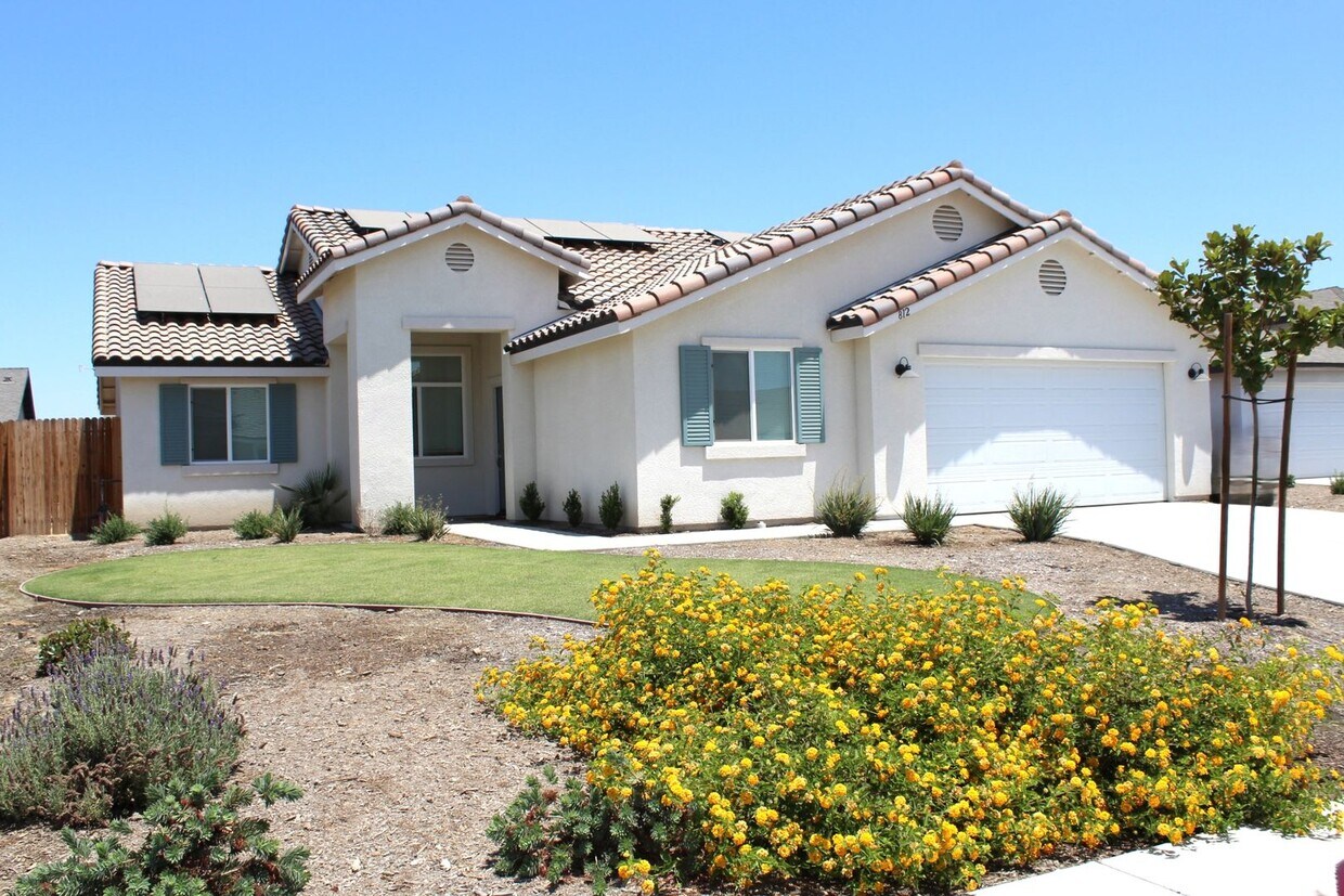 Primary Photo - Beautiful Solar and All Electric Home for ...