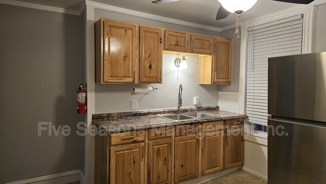 Building Photo - 25 Intervale Ave