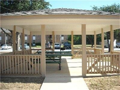 Building Photo - 1304 W Ave A