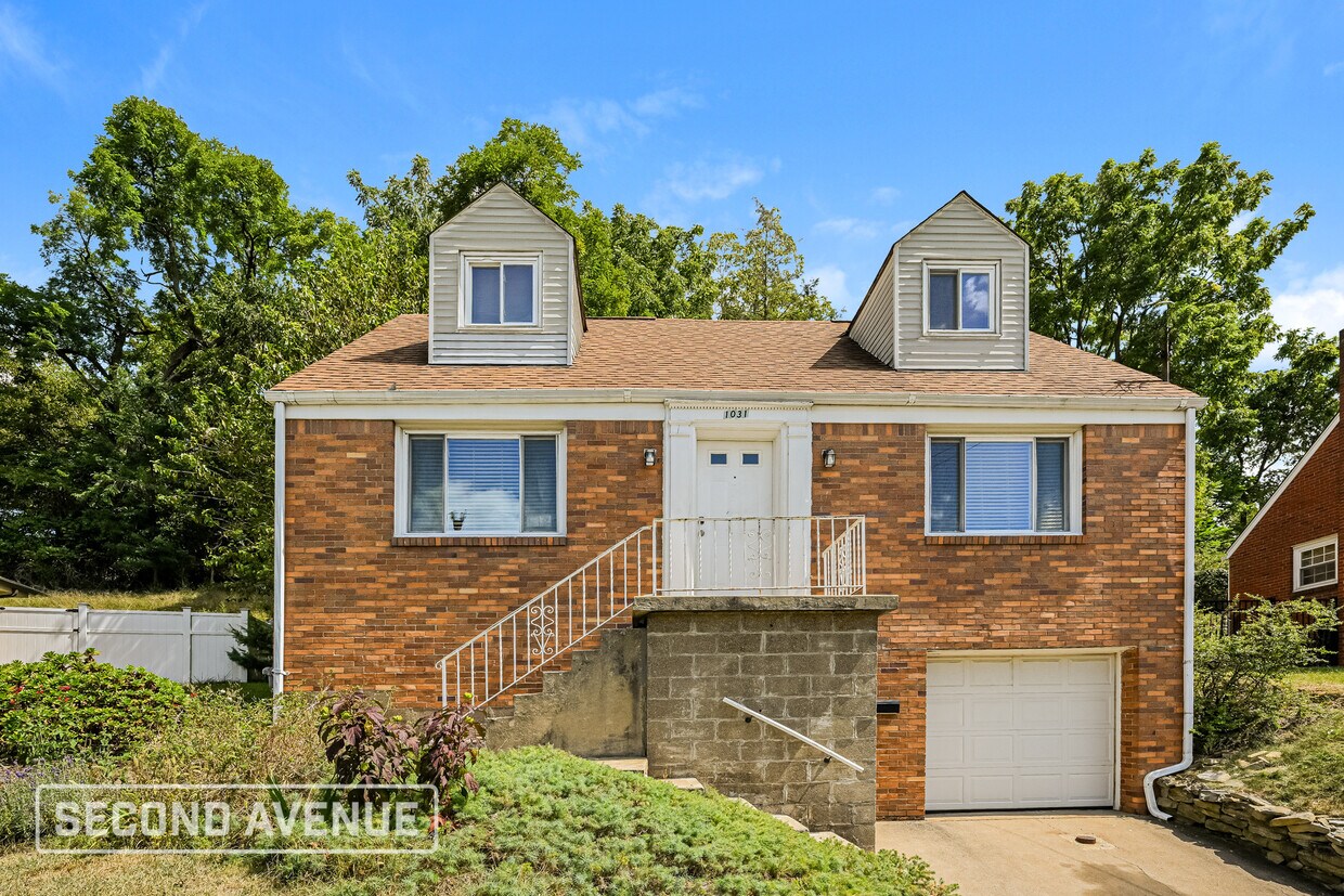 Foto principal - 1031 Greenlawn Dr