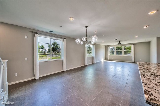 Building Photo - 4 br, 3 bath Condo - 149 Cadence