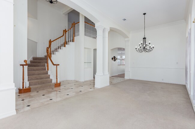 Foto del edificio - 501 Crown Colony Dr
