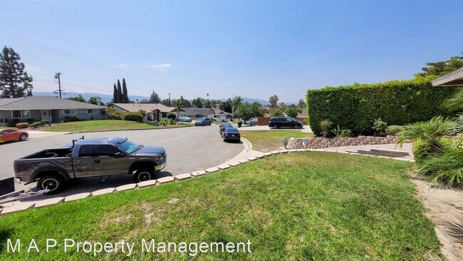 Foto del edificio - 3 br, 2 bath House - 3223 E. Vermillion St