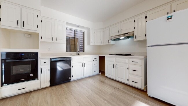 Building Photo - 662 23rd Ave