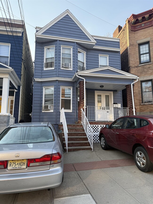 Building Photo - 1207 Central Ave