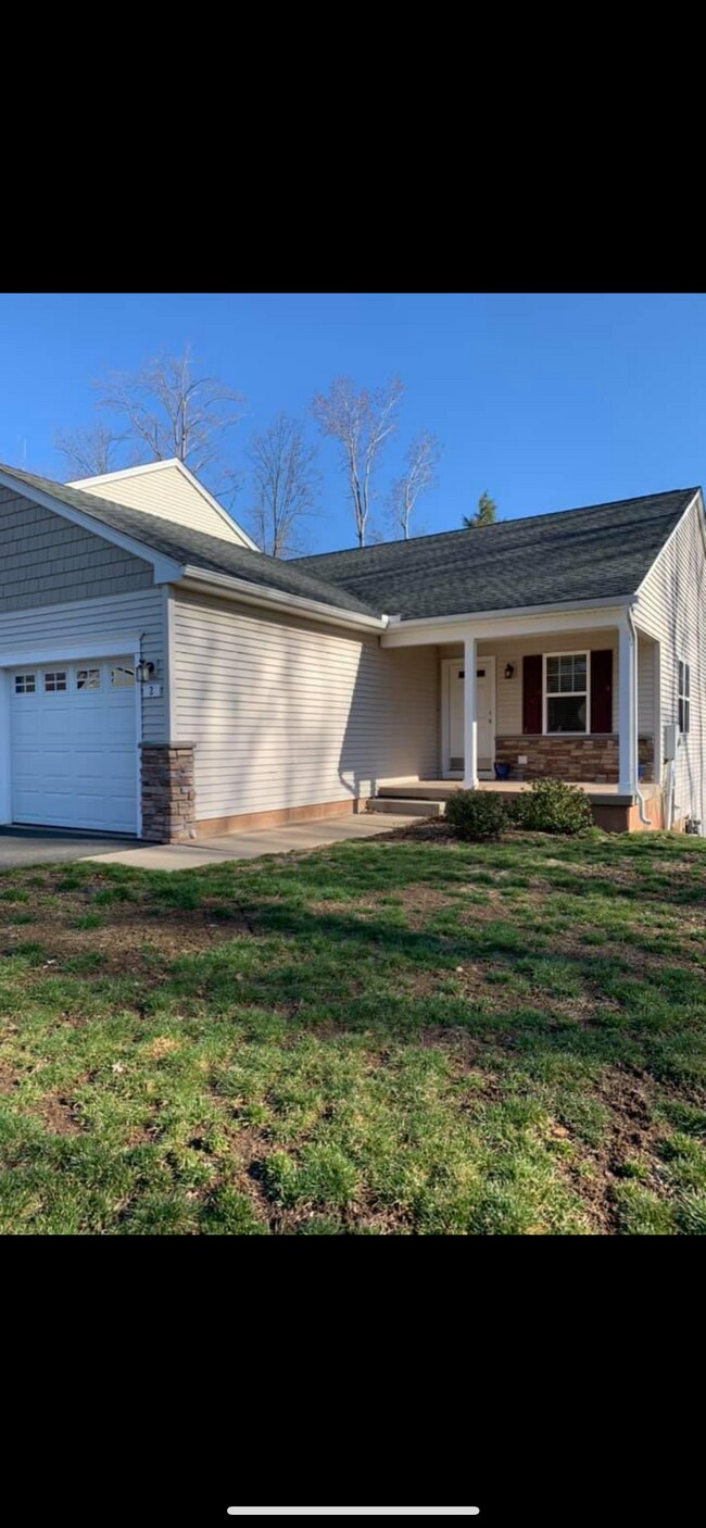 2 Woodridge Dr Unit 2 Woodridge Drive, Windsor Locks, CT 06096 Condo