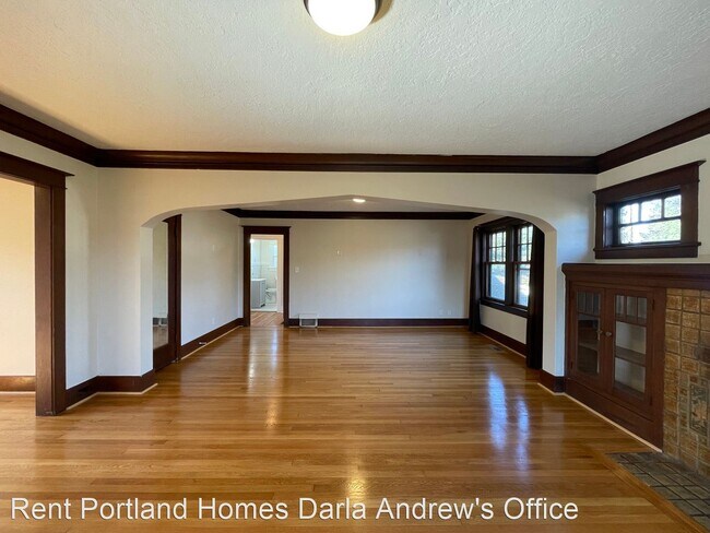 Building Photo - 3 br, 2 bath House - 7733 N Interstate Ave...