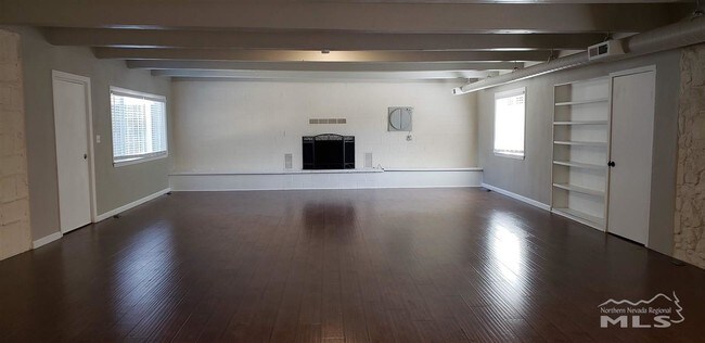 Building Photo - 2100 Riviera St