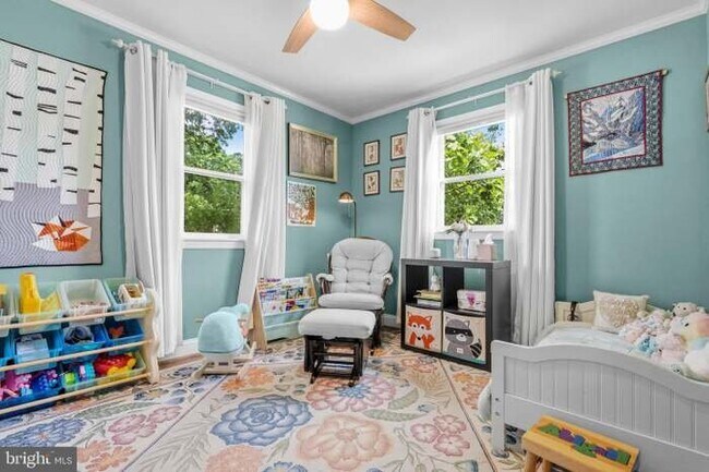 Foto del edificio - 3241 Holly Hill Dr