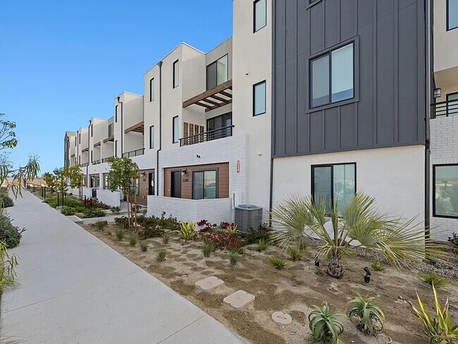 Building Photo - 2402 Cascalote Lp