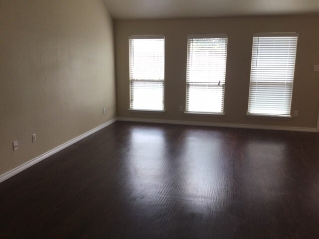 Foto del edificio - 1313 Rosedale Springs Ln