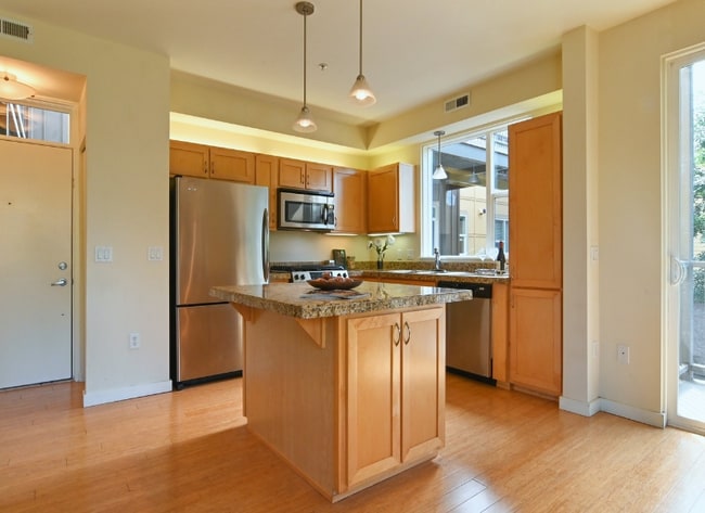 Building Photo - 347 Rustic Pl