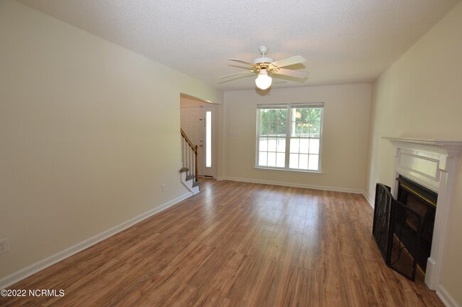 Building Photo - 805 Huff Dr