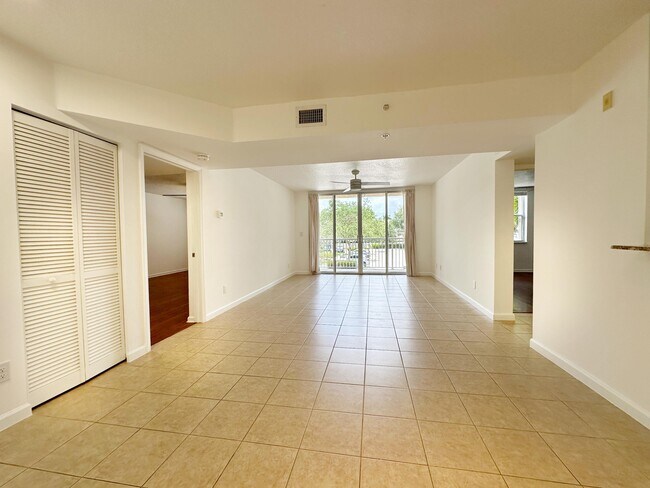 Foto del edificio - 519 E Sheridan St