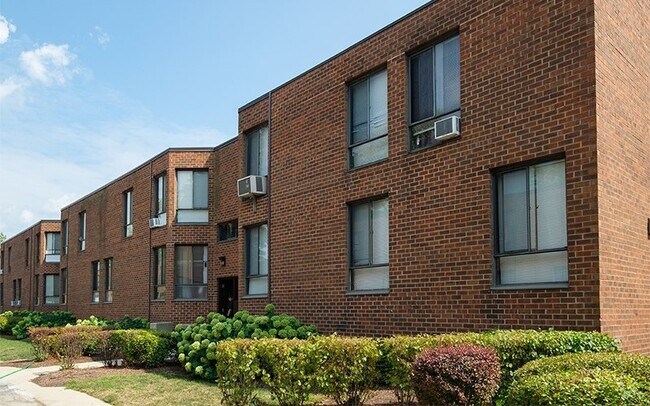 Building Photo - 1015 E 47th St