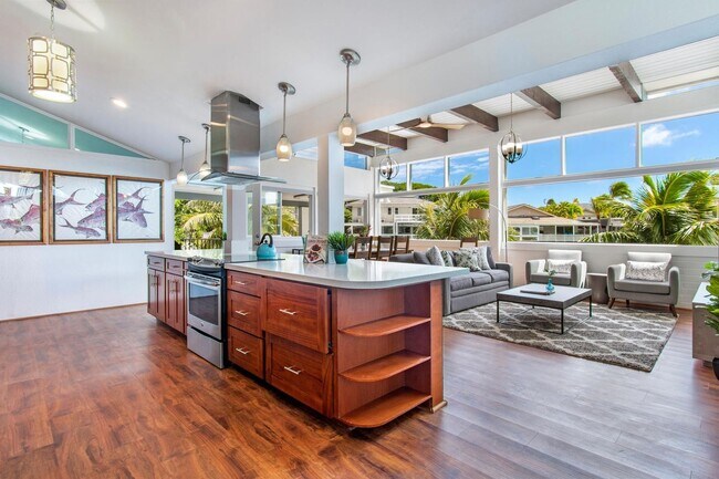 Building Photo - BRAND NEW to the market with NEW JACUZZI! Marina Front 3br/2ba