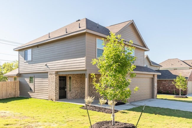 Building Photo - 5006 War Horse Dr