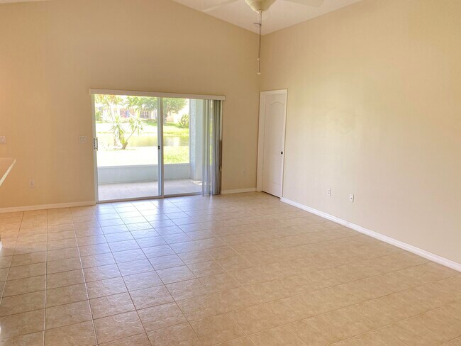 Foto del edificio - 375 SW North Shore Blvd