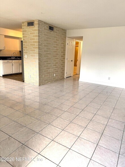 Foto del edificio - 2856 Beachwood Blvd