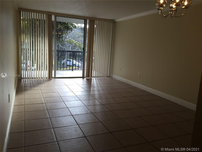 Building Photo - 10865 SW 112th Ave