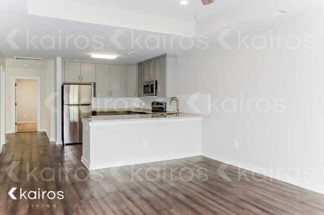 Foto del edificio - 6208 Burbank Crossing Loop