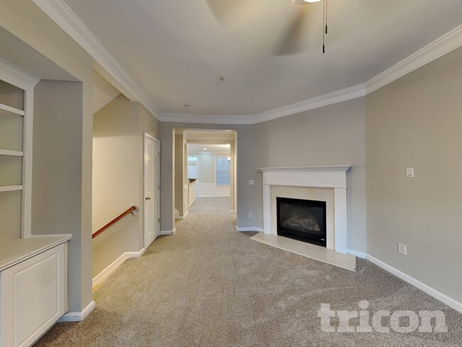 Building Photo - 205 Macleans Cross Ln SE