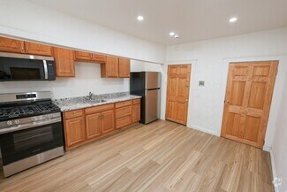 Building Photo - 114 Amory St
