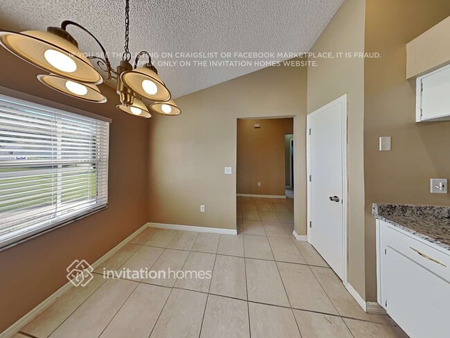 Building Photo - 120 Mango Ct