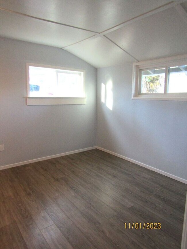Building Photo - Newly Remodeled Cozy One Bed, One Bath Cou...