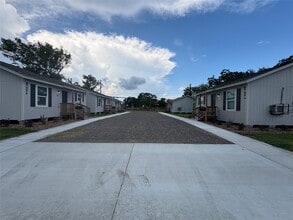 Building Photo - 8 S Avenue B