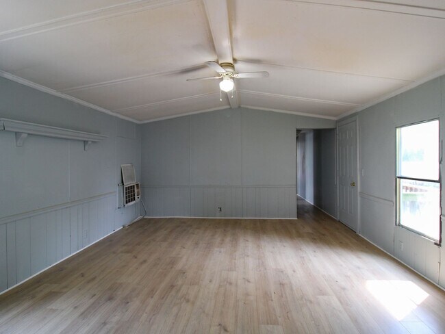 Foto del edificio - Country Setting and Convenient to Pulaski, TN