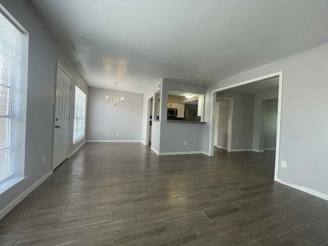 Building Photo - 1905 Back Bay Dr