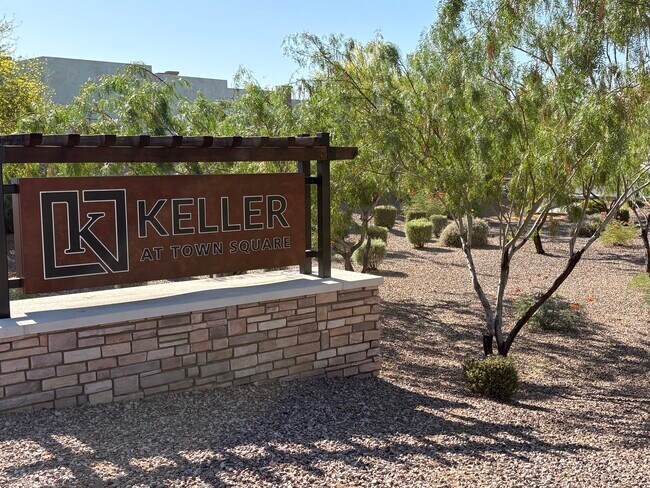 Keller en la Plaza del Pueblo - Keller Town Square