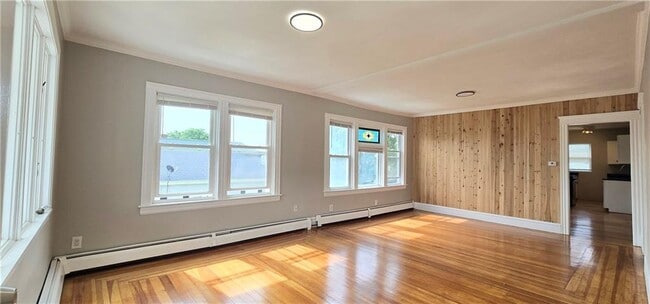 Building Photo - 100 De Pinedo St
