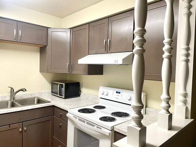 Kitchen - 116 Hickory Hill Ln