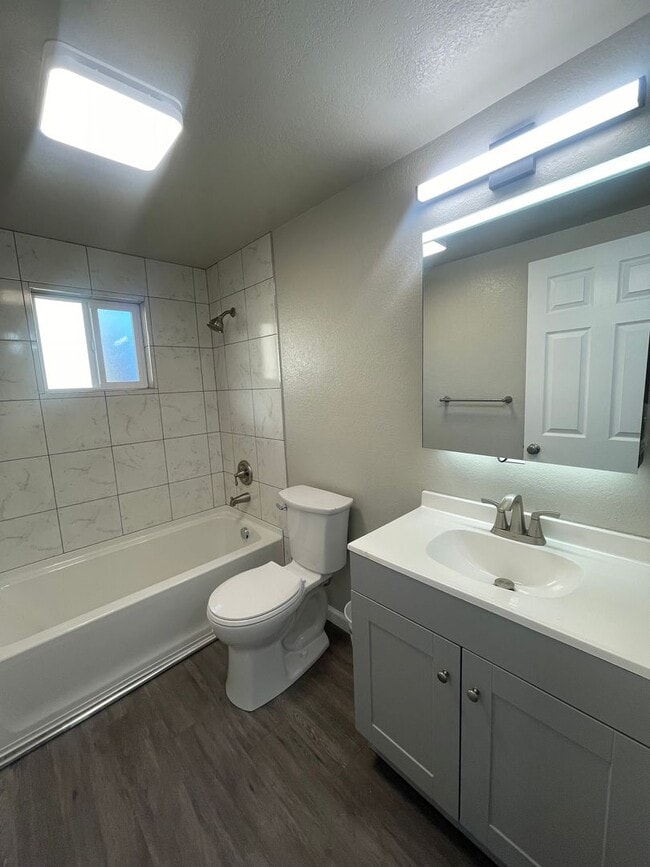 Building Photo - 6319-6321 N Stevens St